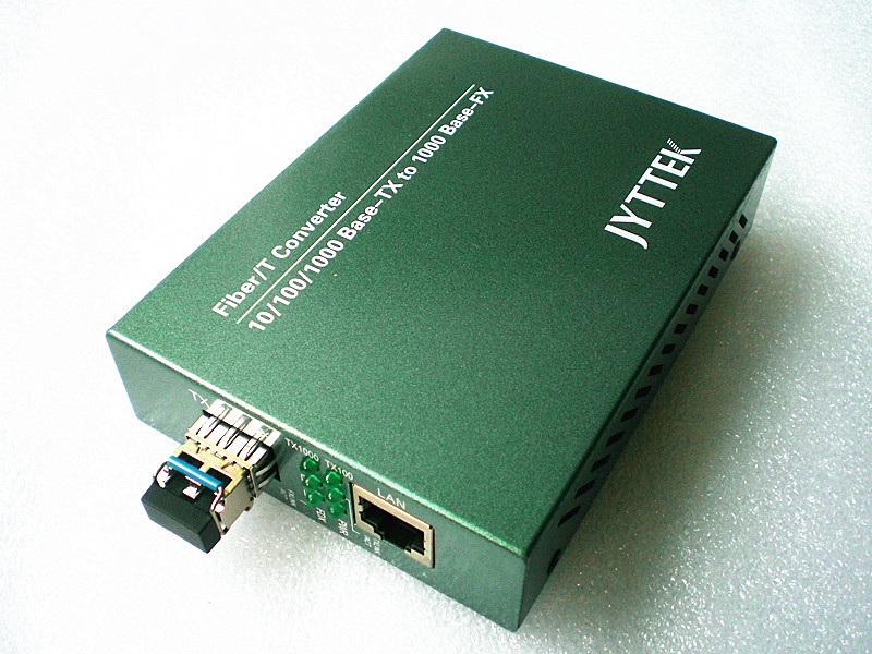 【C7701】無線收發(fā)模塊帶洋白銅屏蔽罩有何作用？