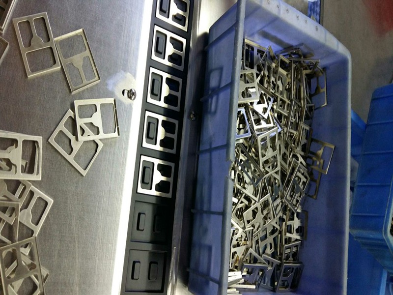 【鑫林成】洋白銅屏蔽罩用載帶包裝的一些細節(jié)問題注意事項